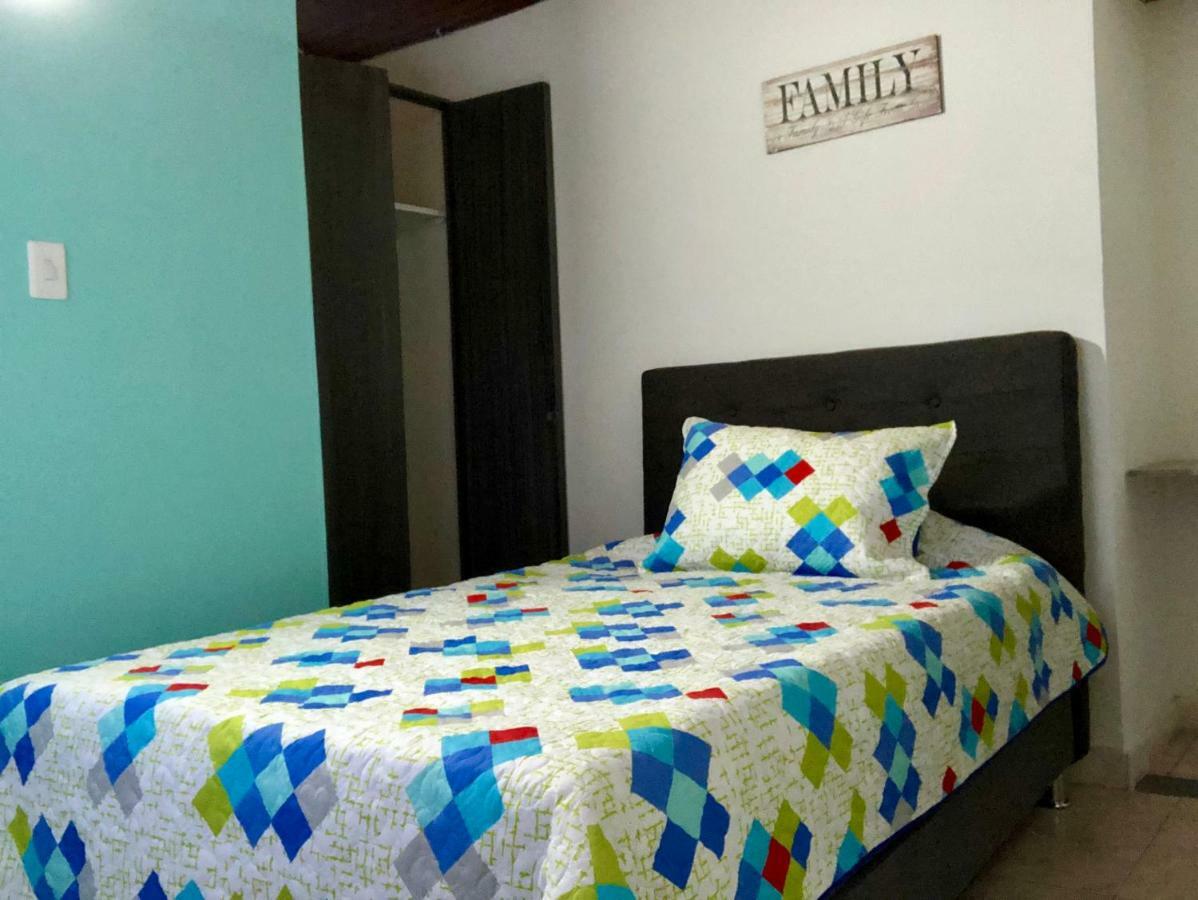 Aloha Hostel Bogota Bagian luar foto