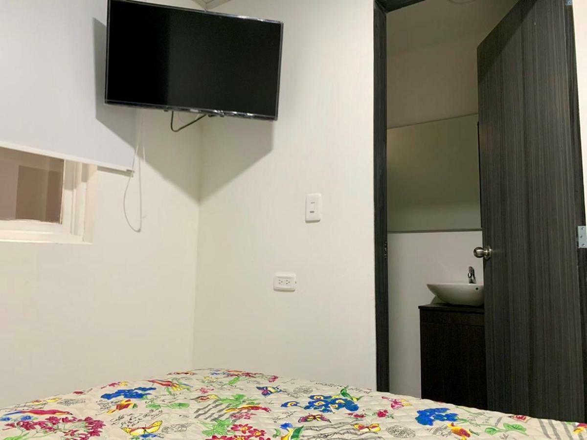 Aloha Hostel Bogota Bagian luar foto